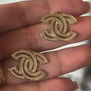 18 k gold plated set of earrings and necklace